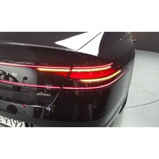 973658