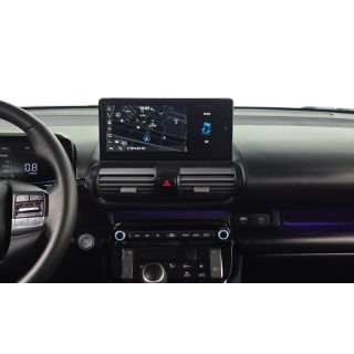 913557