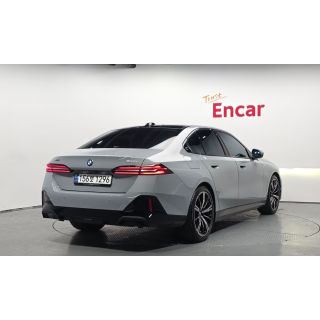 599352