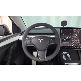563258