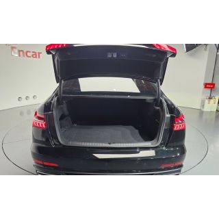 891911