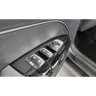 687098