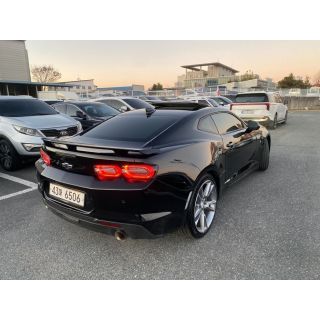 918910