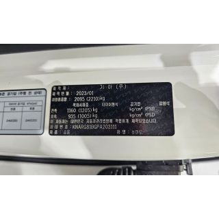 371299