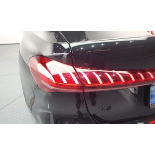 988943