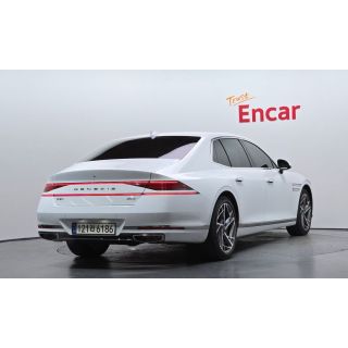 718055