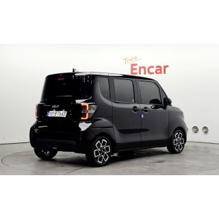 891338