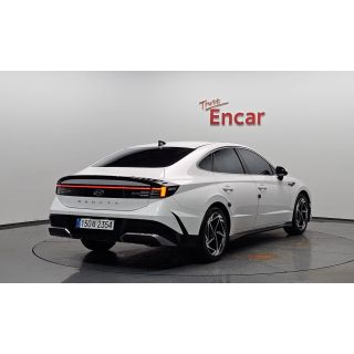 717598