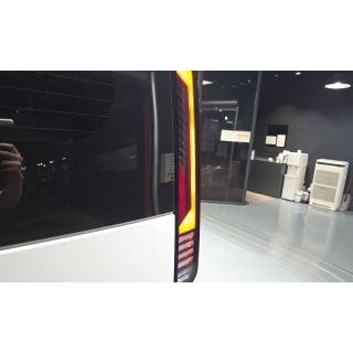 369852