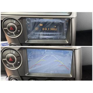 352300