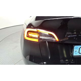 843018