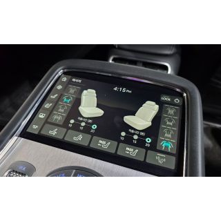 890984