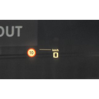 523817