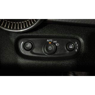 843940