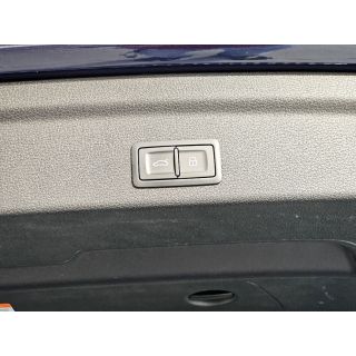 123704