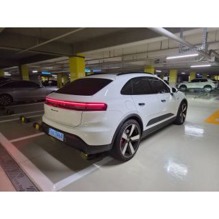 637181