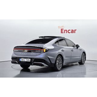 507300