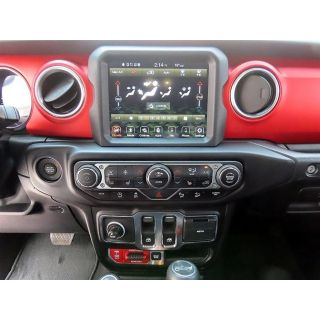 883306