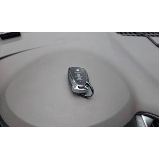 424621