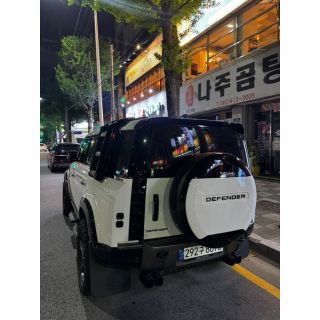910987