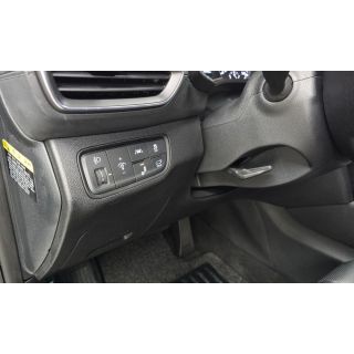 858076