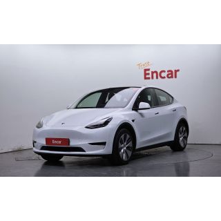 895652