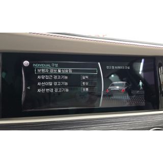 899943