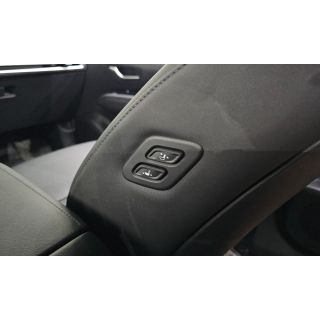 303889