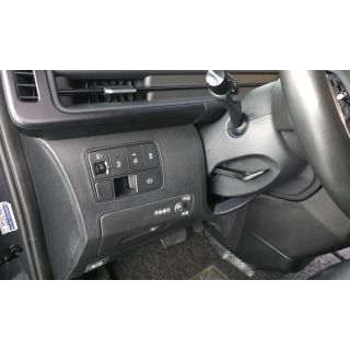 911633