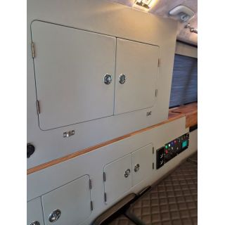 631041