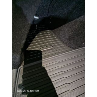 54382