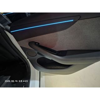 215608