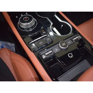 871981