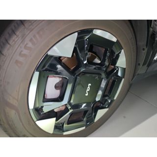 952617