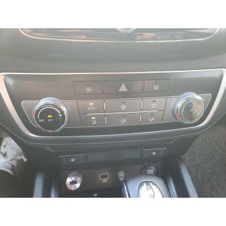 864605