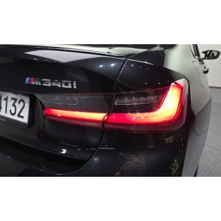 573598