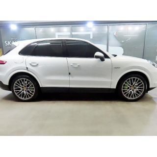 608431