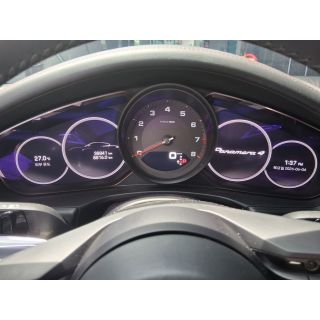 910888