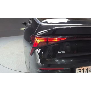 557801