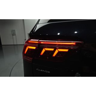 444090