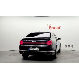 912889