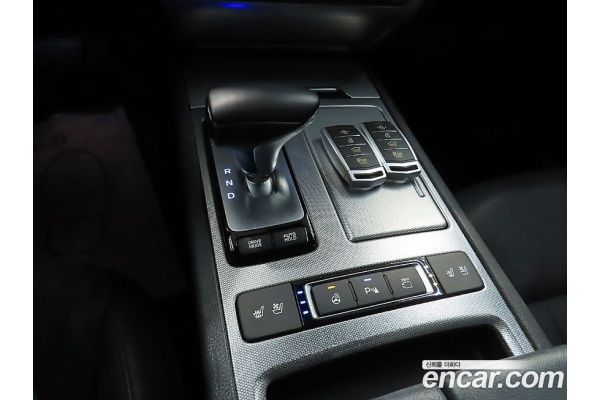 696310