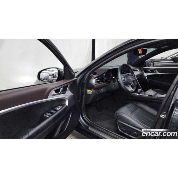 808984
