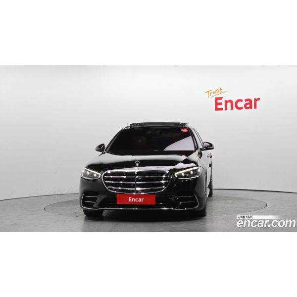 422253