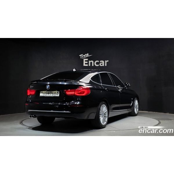 301815