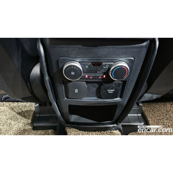 438121
