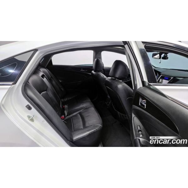 44608