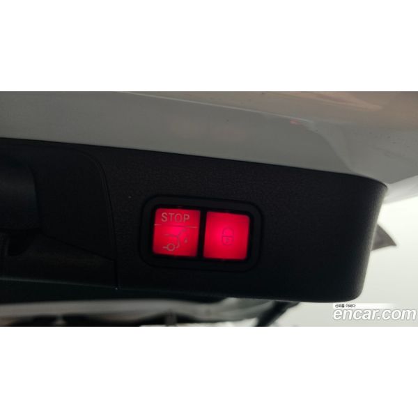 457877