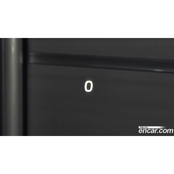 744370