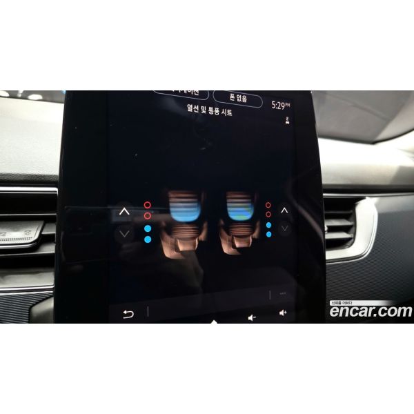 861743